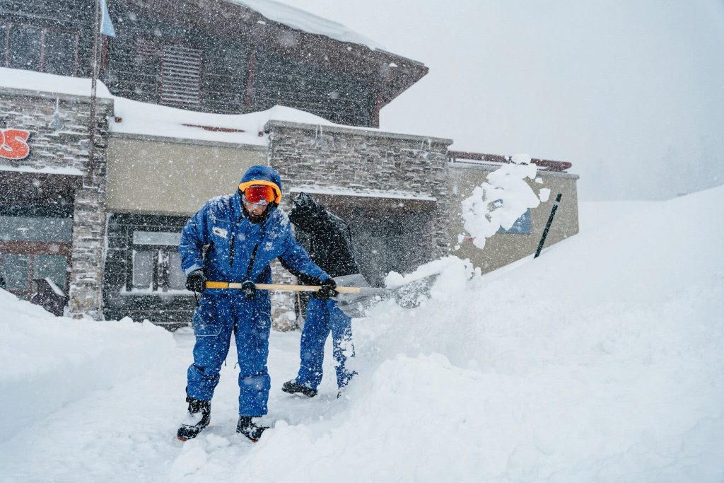 14wea-sierra-snow-01-gqbv-superJumbo