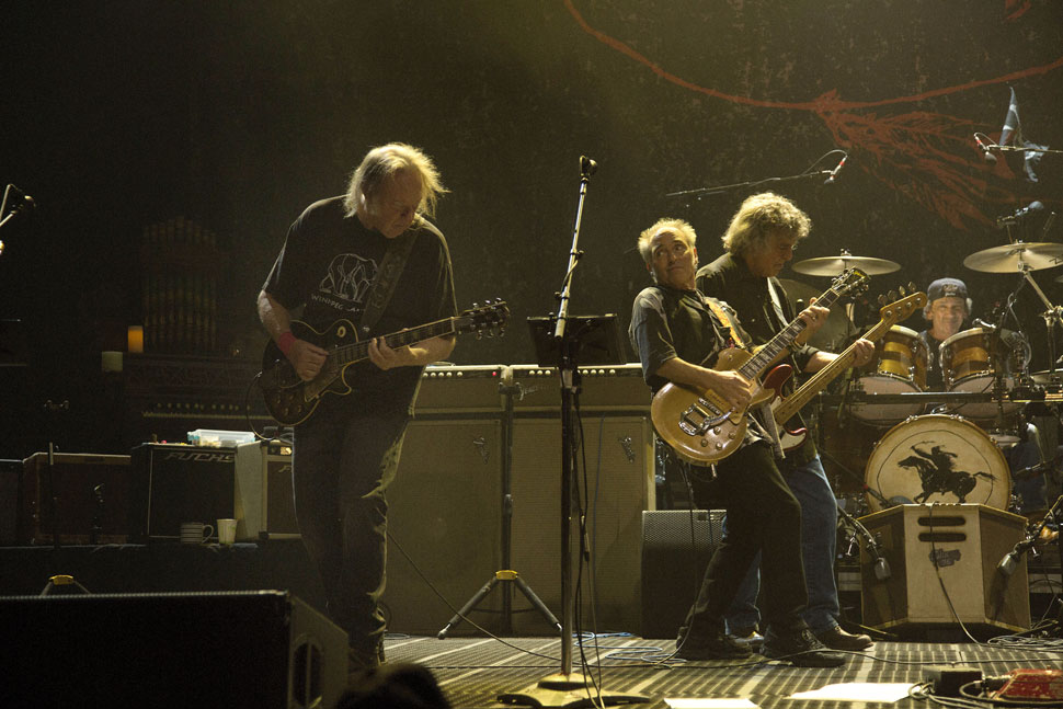bakersfield-onstage2-970
