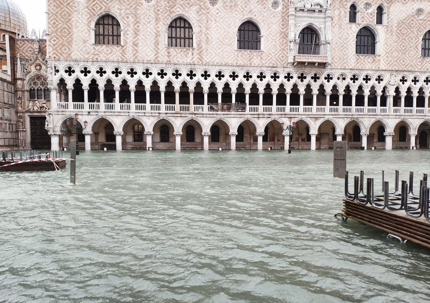 venice-drowning-02