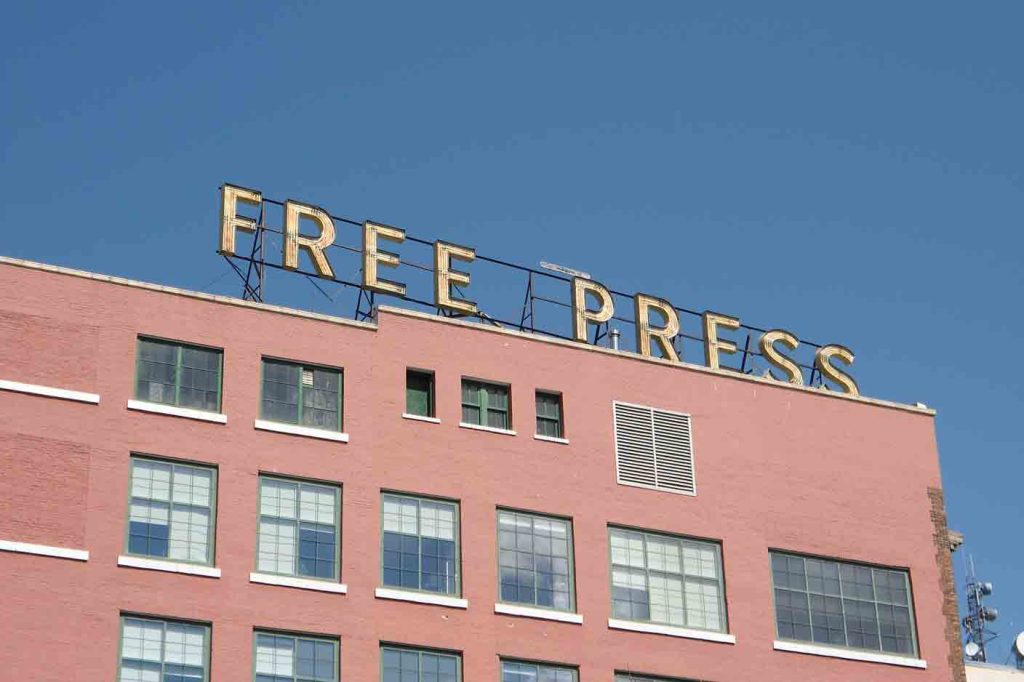 winnipegfreepressbuildingread1408